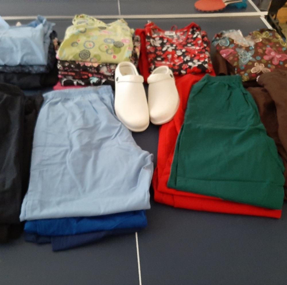 26pc Medical Scrubs Bundle.